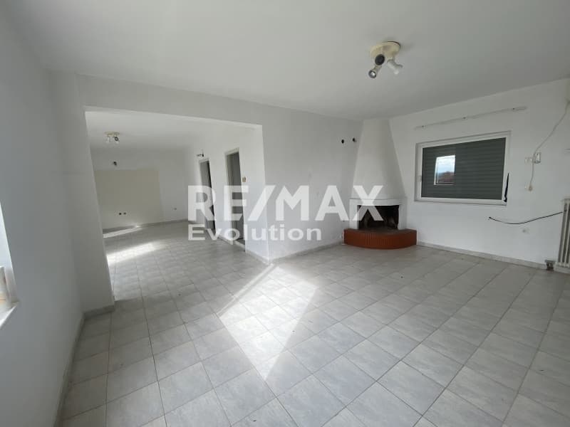 House in Mavro Lithari, Saronida — Photo 8 of 14