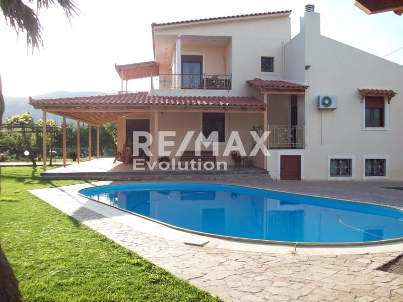 House in Agios Panteleimonas, Anavissos — Photo 1 of 30