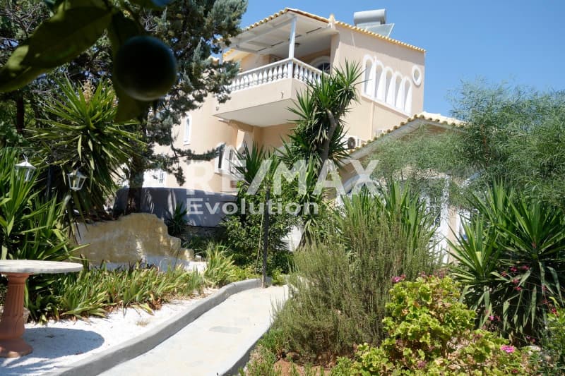 House in Agia Marina, Koropi — Photo 1 of 17