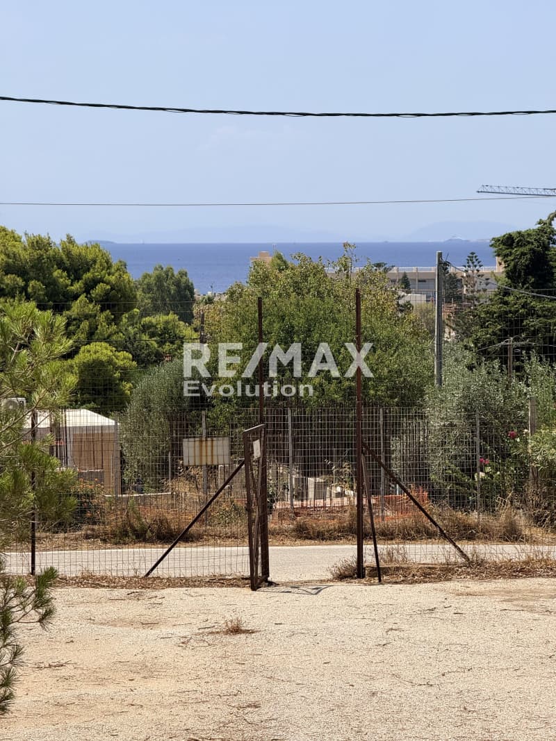 House in Mavro Lithari, Saronida — Photo 1 of 18