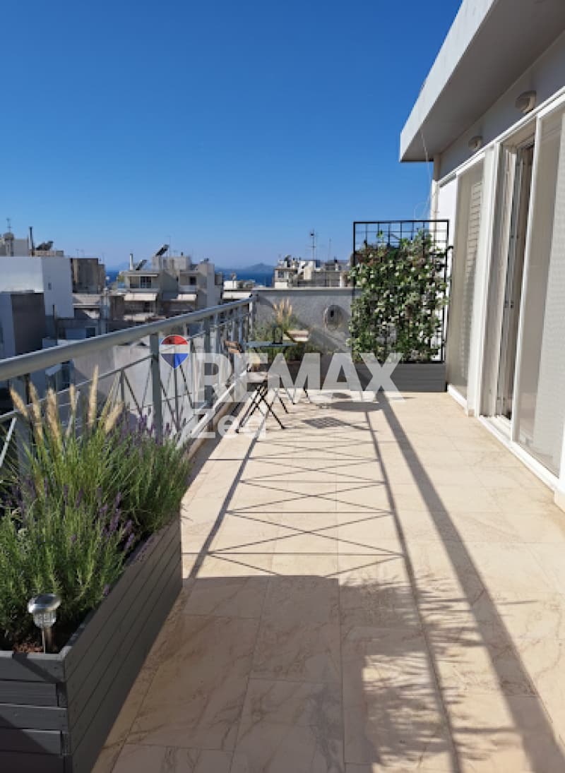 House in Piraiki, Piraeus — Photo 1 of 13