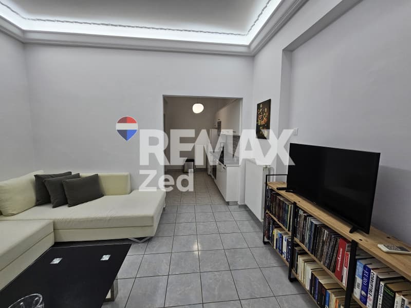 Apartment in Kokkinia, Nikaia — Photo 1 of 13