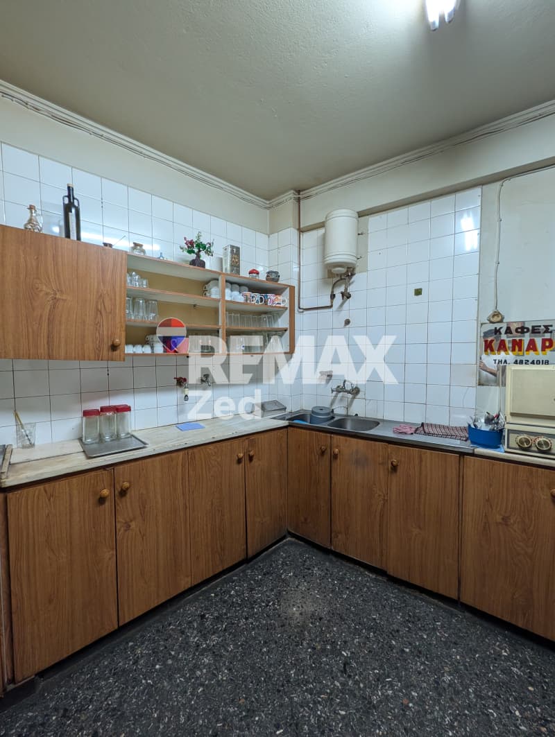 Retail Store in Diilistiria, Piraeus — Photo 6 of 6