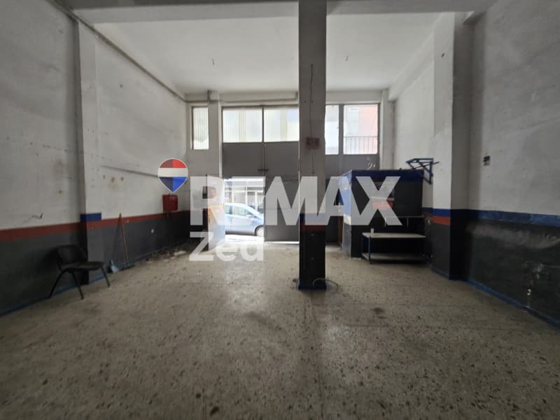 Retail Store in Terpsithea, Piraeus — Photo 2 of 10