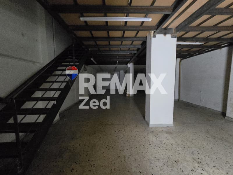 Retail Store in Terpsithea, Piraeus — Photo 6 of 10