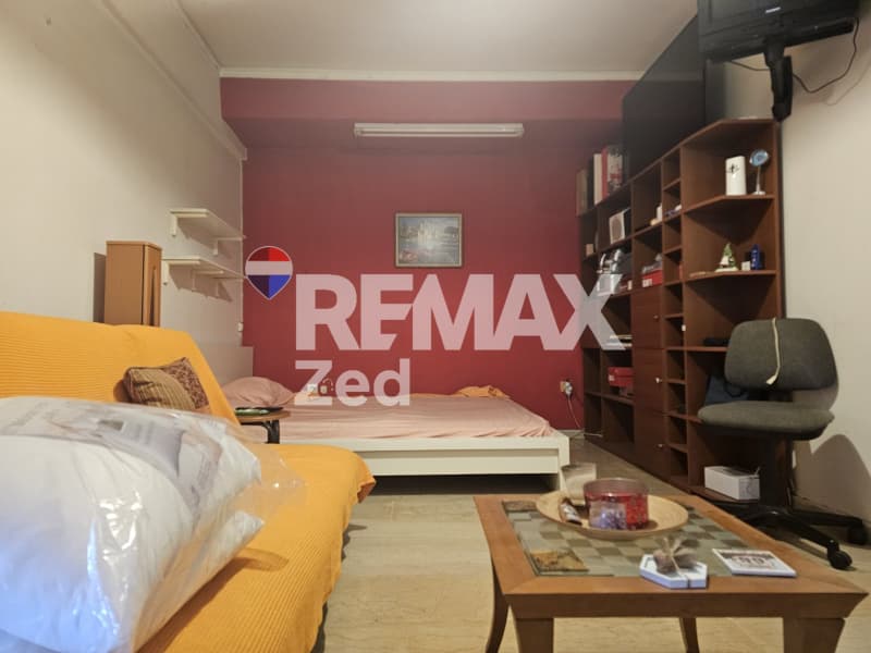 Apartment in Center, Moschato — Photo 3 of 10