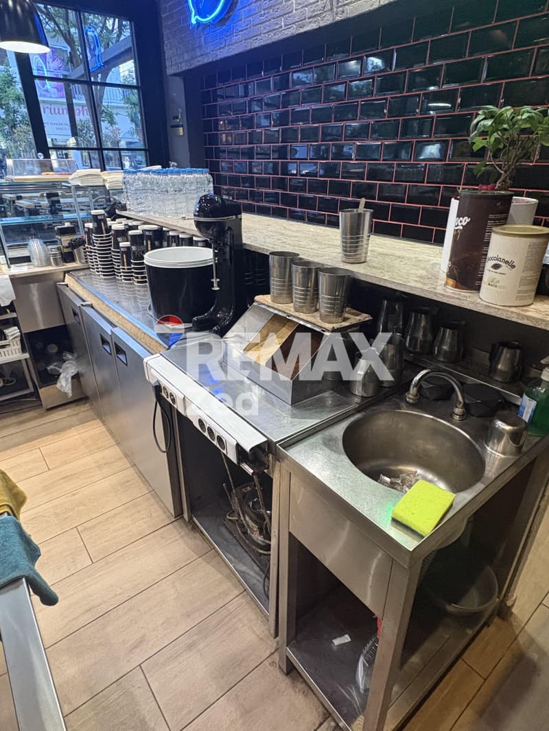Κατάστημα στην Άνω Πετρούπολη, Πετρούπολη — Φωτογραφία 5 από 13