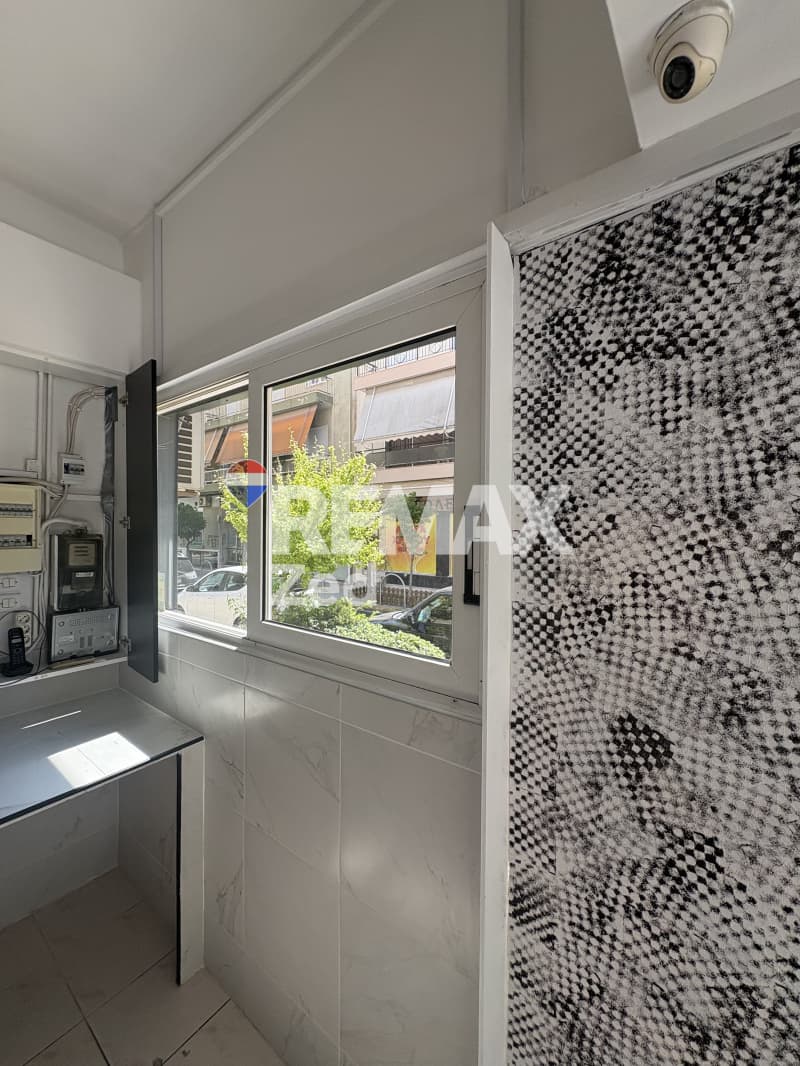 Retail Store in Filakes - Athlitiko Kentro, Koridallos — Photo 14 of 19