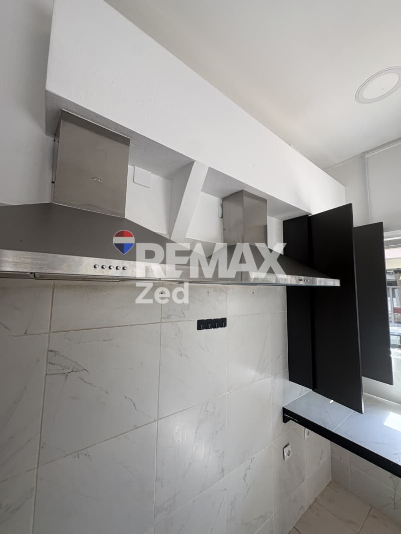 Retail Store in Filakes - Athlitiko Kentro, Koridallos — Photo 13 of 19