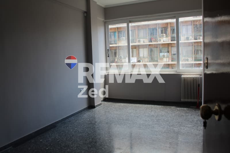 Office in Diilistiria, Piraeus — Photo 1 of 5