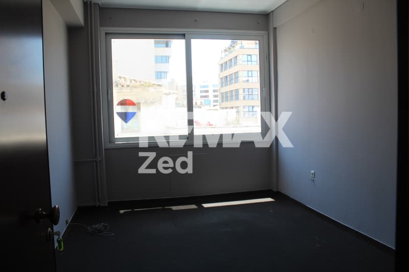 Office in Diilistiria, Piraeus — Photo 1 of 5