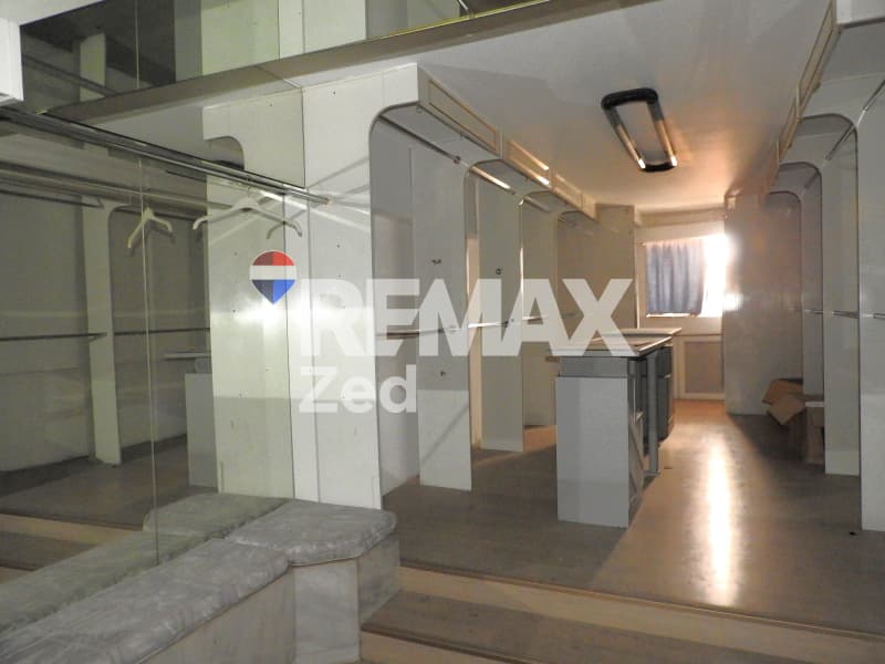 Retail Store in Diilistiria, Piraeus — Photo 12 of 13