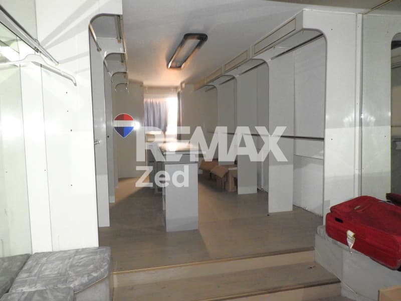Retail Store in Diilistiria, Piraeus — Photo 13 of 13