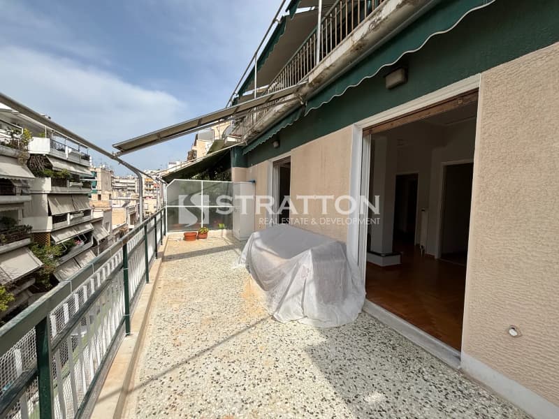 Apartment in Plateia Davaki, Kalithea — Photo 1 of 16