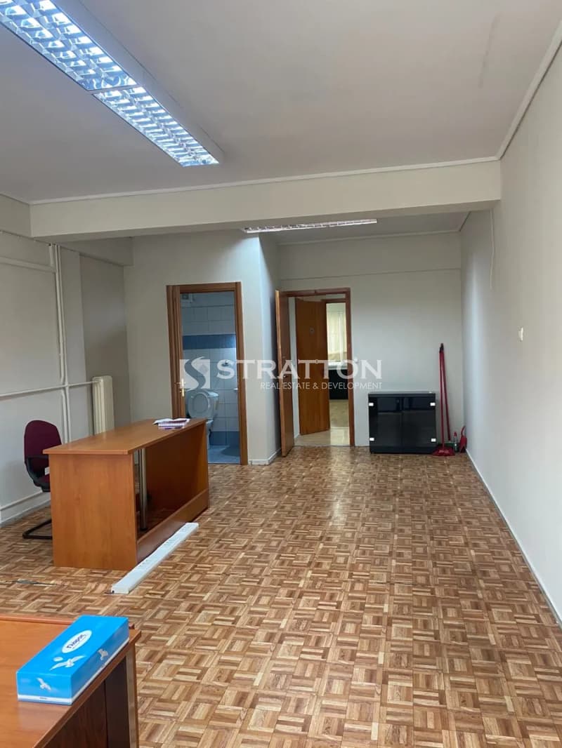 Office in Platia Kanigos, Exarchia - Neapoli — Photo 3 of 13