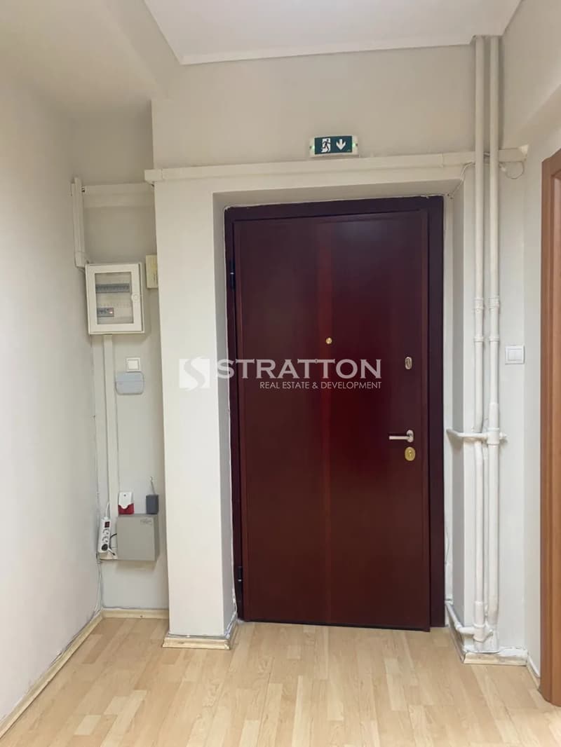 Office in Platia Kanigos, Exarchia - Neapoli — Photo 12 of 13