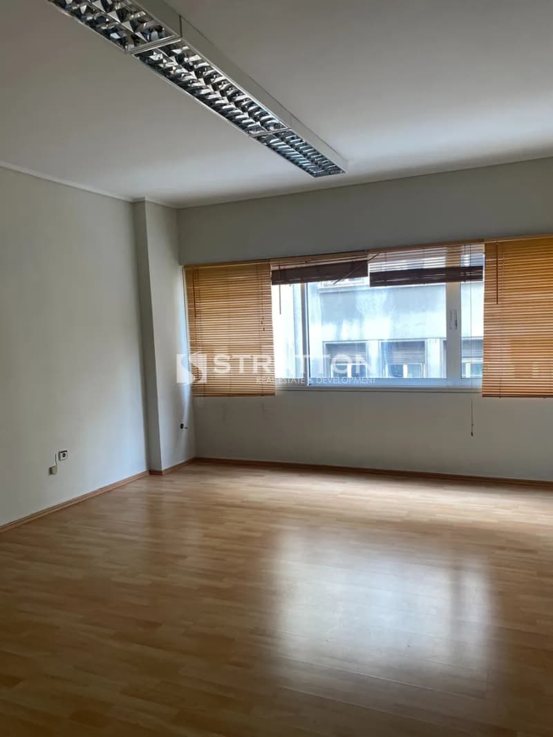 Office in Platia Kanigos, Exarchia - Neapoli — Photo 2 of 13