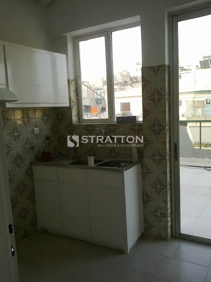 Apartment in Chatzikiriakeio, Piraeus — Photo 8 of 11