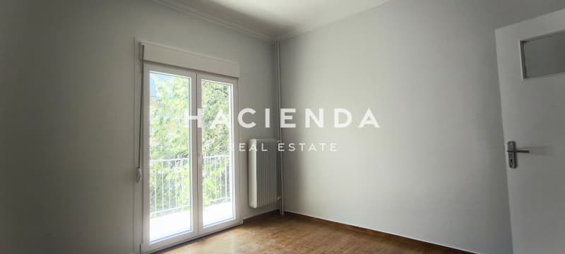 Apartment in Osios Loukas, Patisia — Photo 1 of 19
