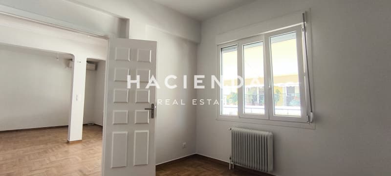 Apartment in Osios Loukas, Patisia — Photo 10 of 19