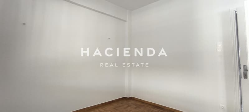Apartment in Osios Loukas, Patisia — Photo 8 of 19