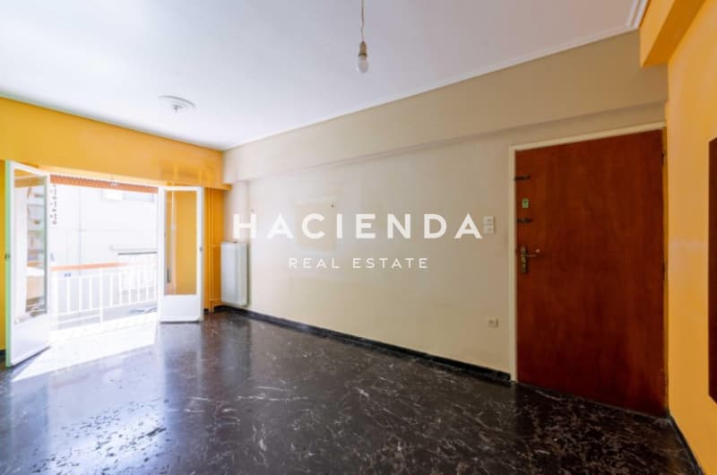 Apartment in Panorama, Dafni — Photo 2 of 15