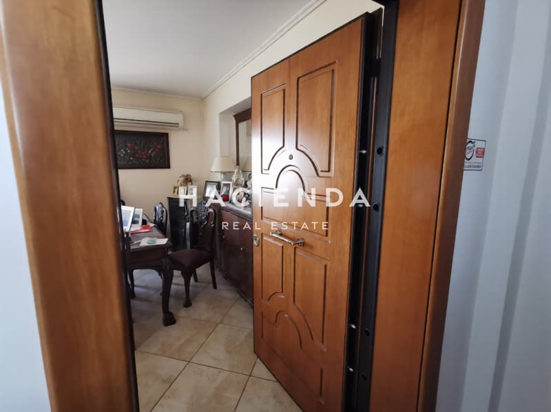 Apartment in Neapoli, Nikaia — Photo 1 of 8
