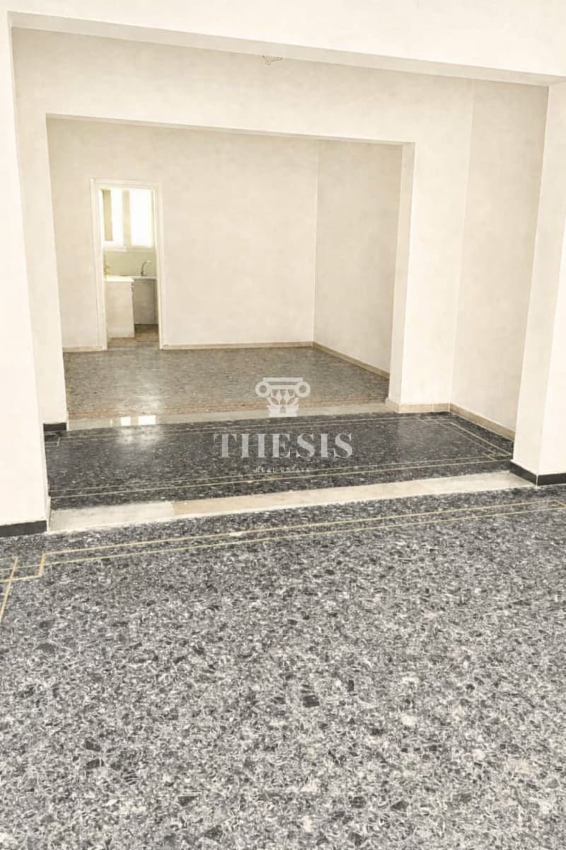House in Nea Sepolia, Peristeri — Photo 1 of 7