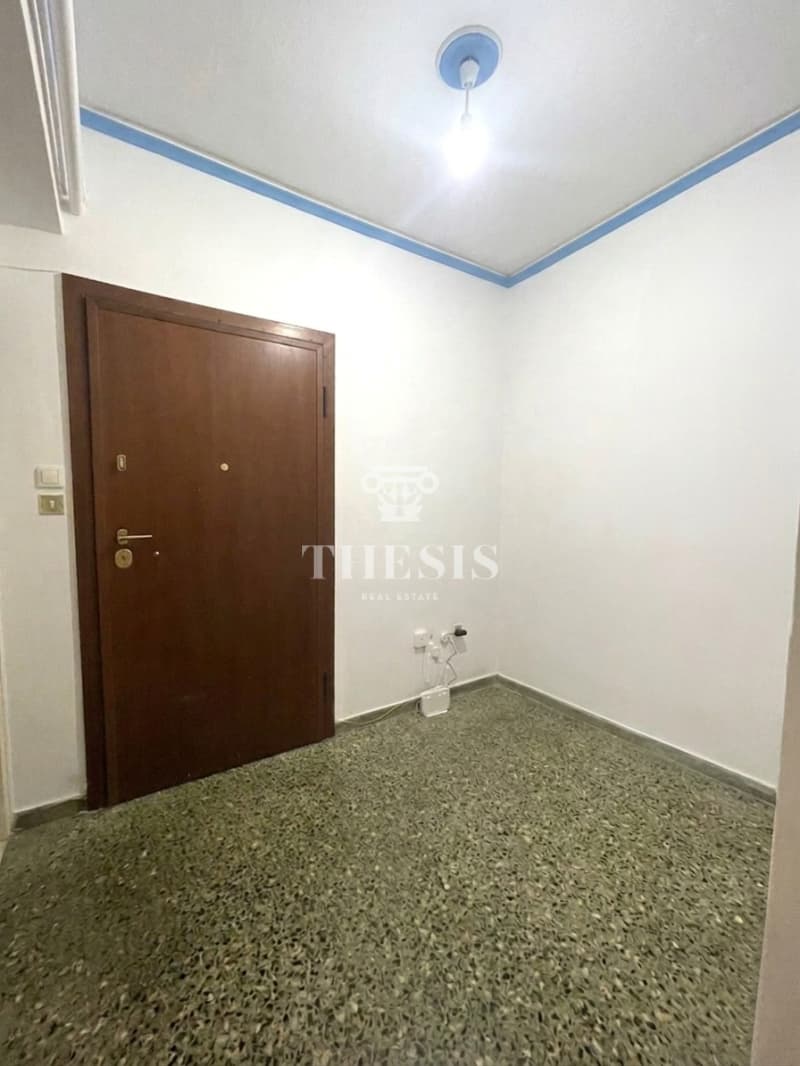 Apartment in Plateia Koliatsou, Patision - Acharnon — Photo 1 of 11