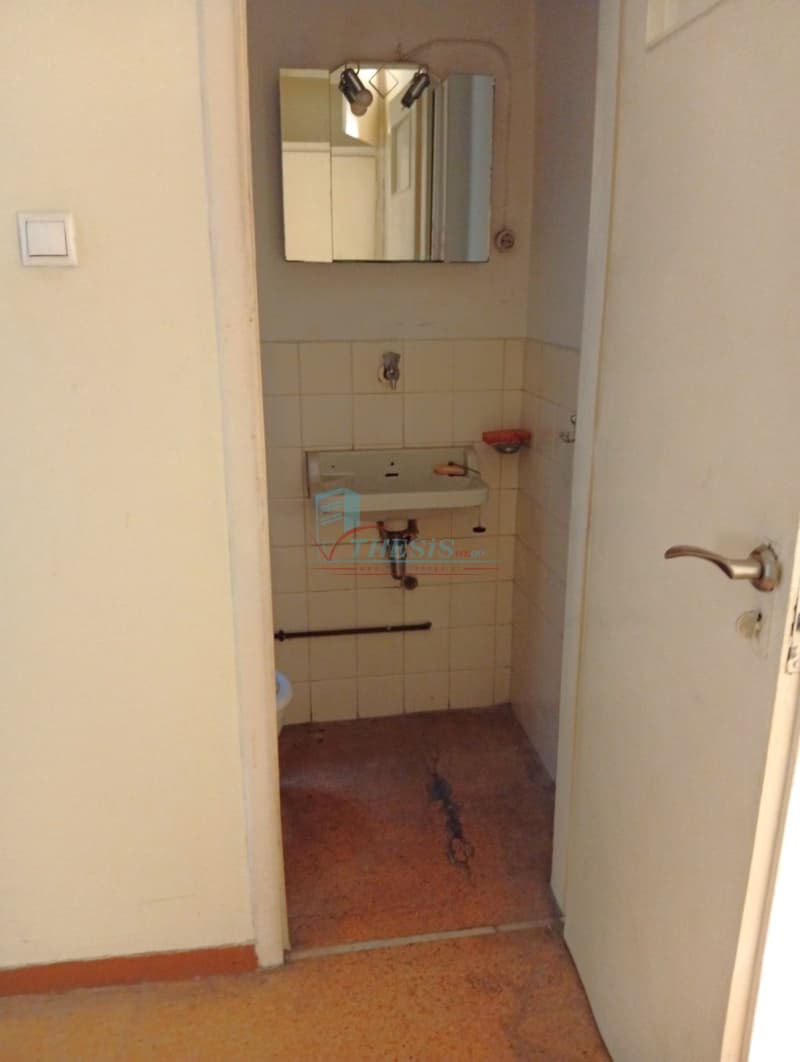 Office in Platia Kanigos, Exarchia - Neapoli — Photo 14 of 14