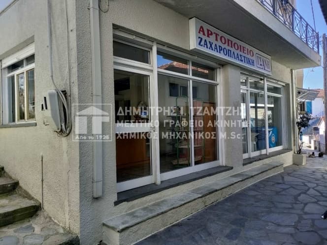 Κατάστημα στην Κέντρο, Τρικέρι — Φωτογραφία 1 από 8