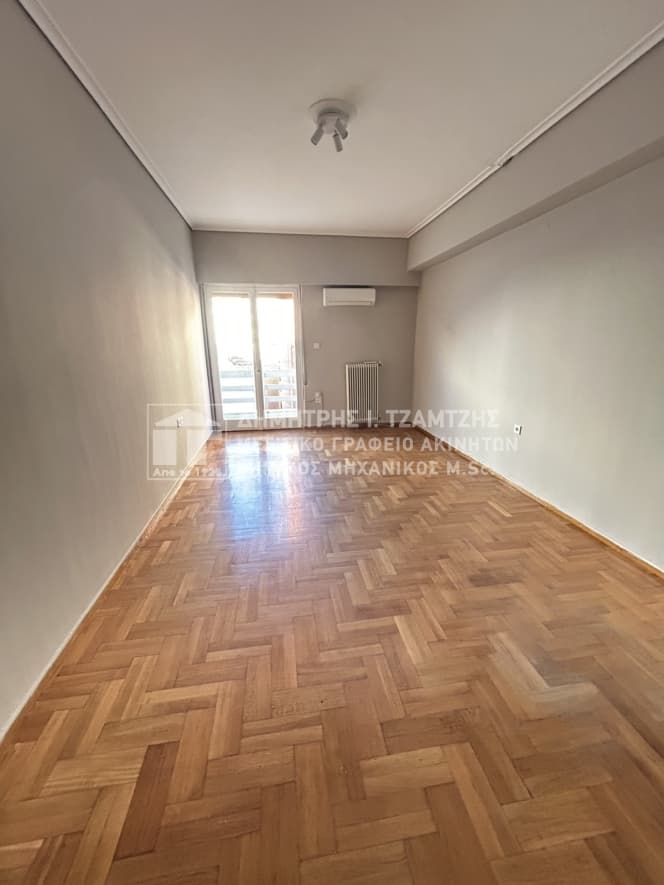 Apartment in Analipsi, Volos — Photo 1 of 13