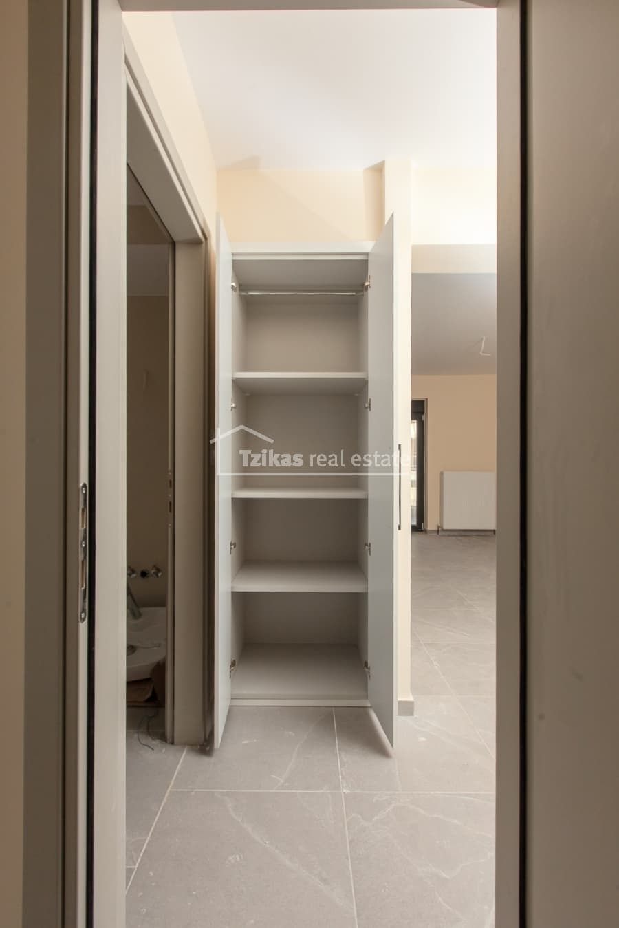 Apartment in Center, Kalamaria — Photo 18 of 25