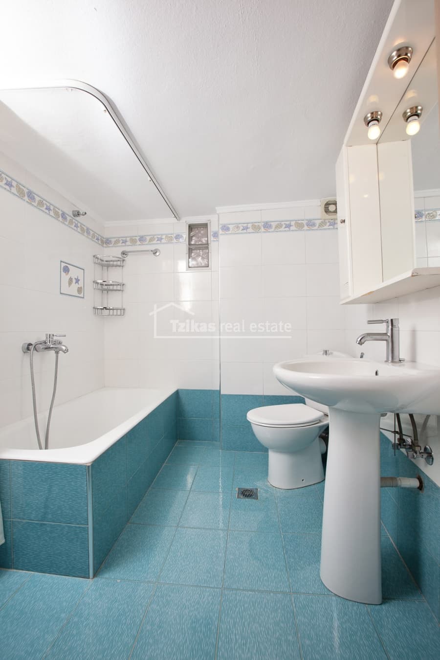 Apartment in Center, Kalamaria — Photo 16 of 30