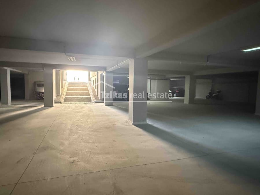 Parking Space in Agios Ioannis, Kalamaria — Photo 4 of 13