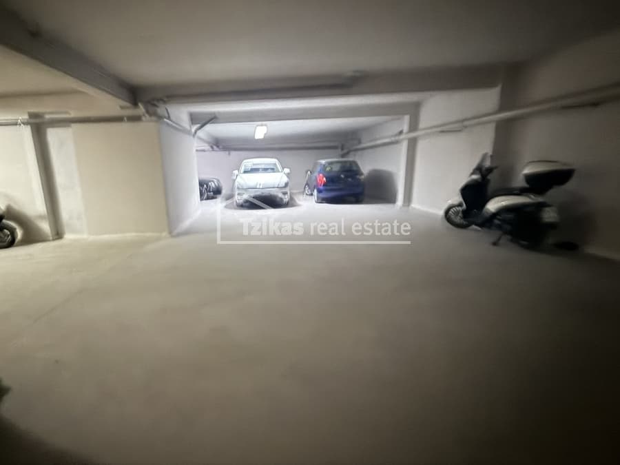 Parking Space in Agios Ioannis, Kalamaria — Photo 10 of 13
