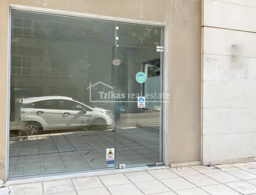 Retail Store in Center, Kalamaria — Photo 4 of 16