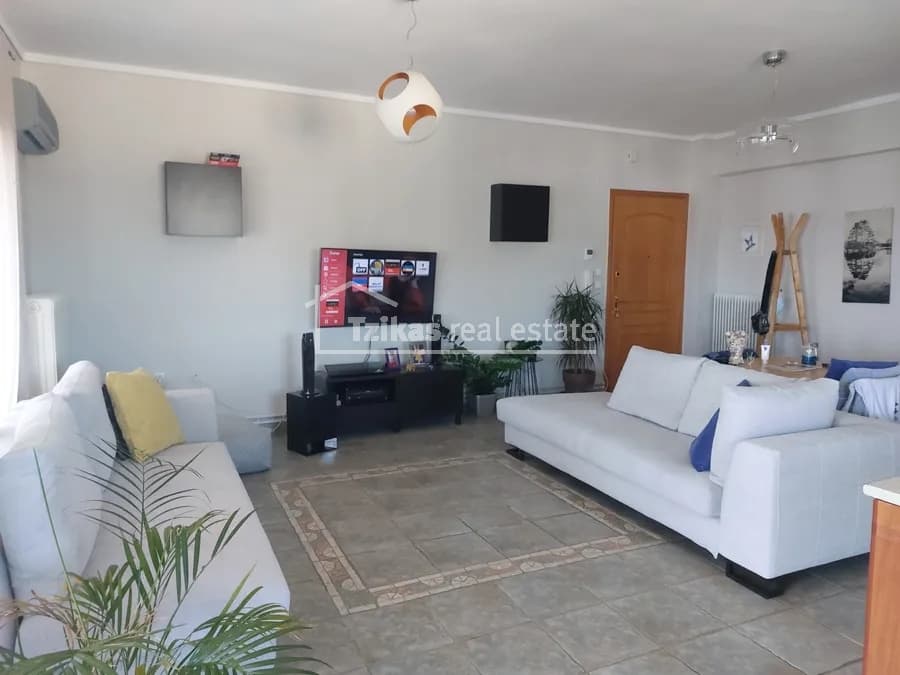 Apartment in Foinikas, Kalamaria — Photo 1 of 21