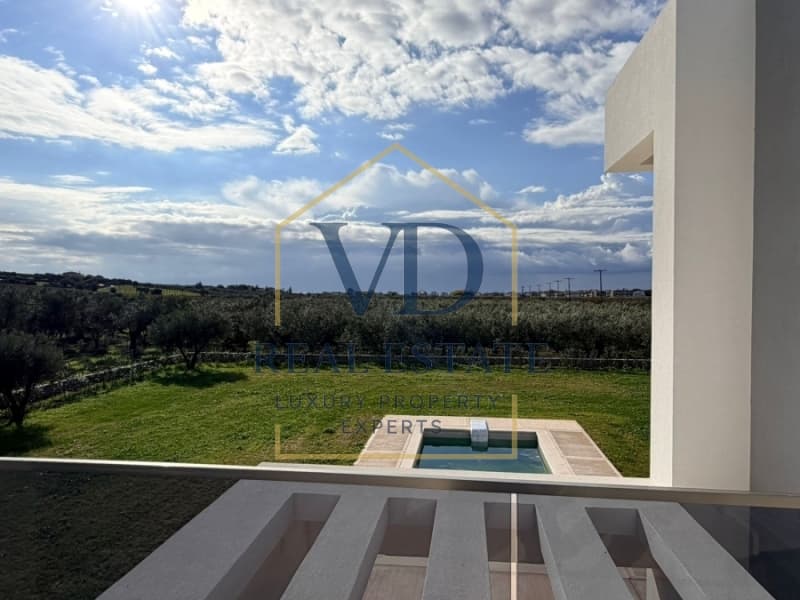 House in Paralia Dionisiou, Moudania — Photo 1 of 13