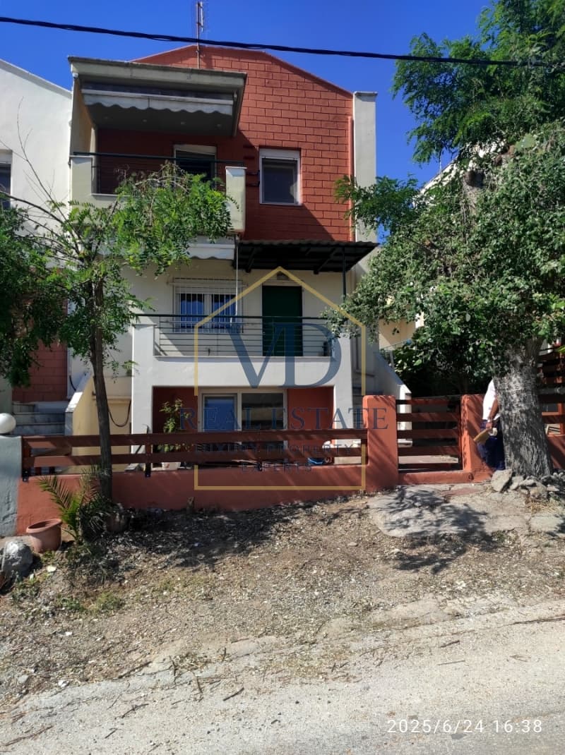 House in Center, Epanomi — Photo 1 of 30