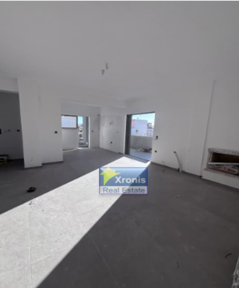 Apartment in Center, Ilion — Photo 2 of 10