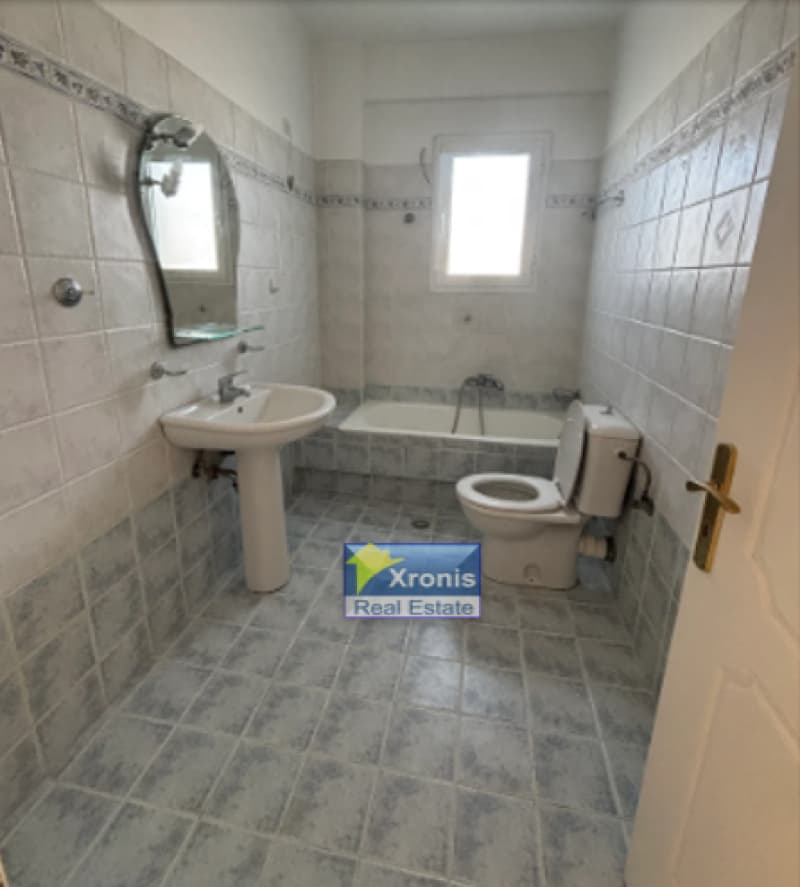 Apartment in Center, Ilion — Photo 9 of 15