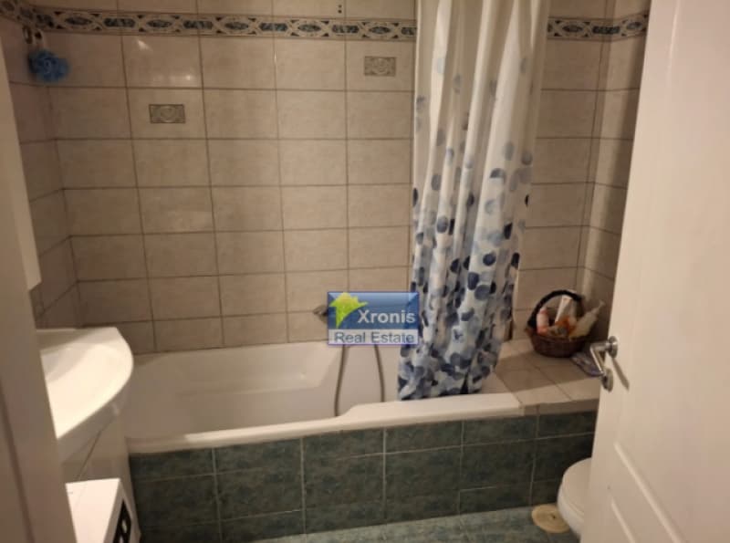 Apartment in Center, Ilion — Photo 9 of 14