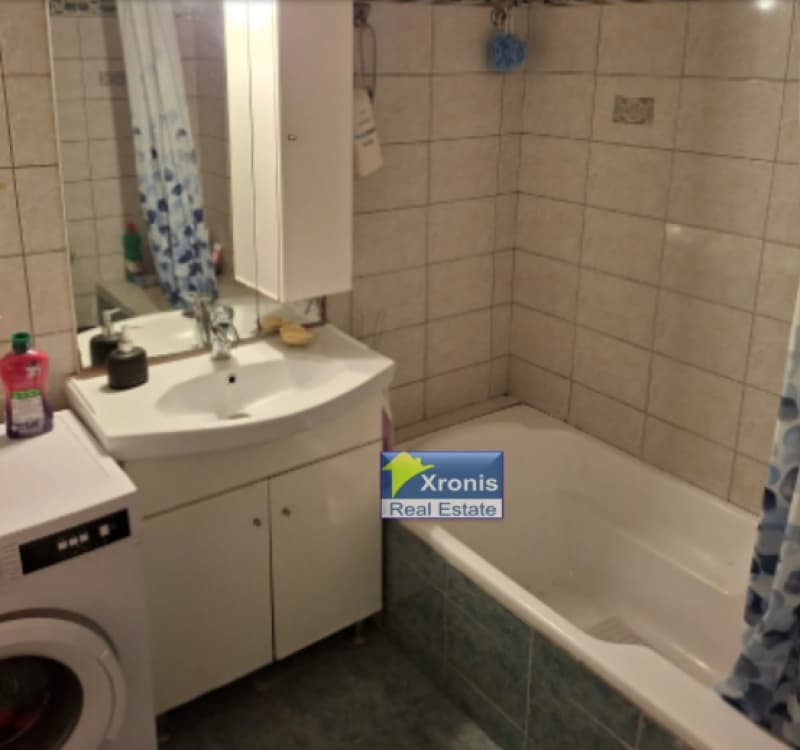 Apartment in Center, Ilion — Photo 10 of 14