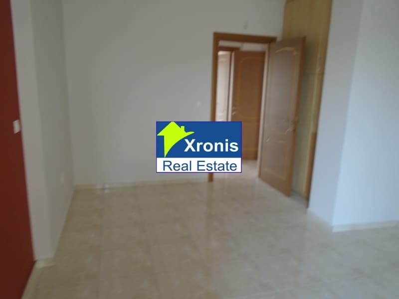 Apartment in Center, Ilion — Photo 8 of 14