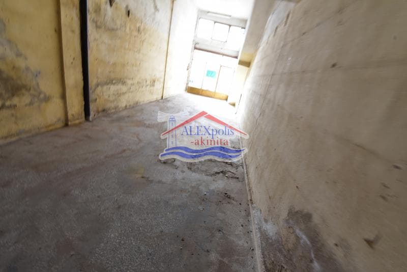 Retail Store in Center, Didimoticho — Photo 1 of 9