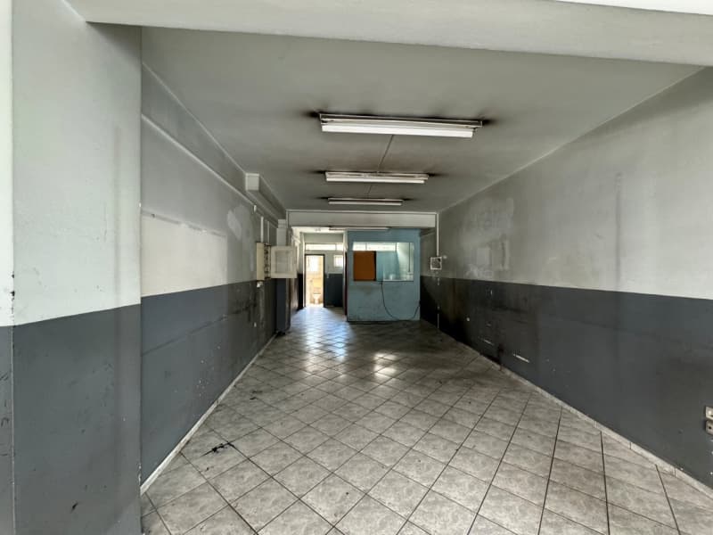 Κατάστημα στην Ταμπάχανα, Πάτρα — Φωτογραφία 2 από 4
