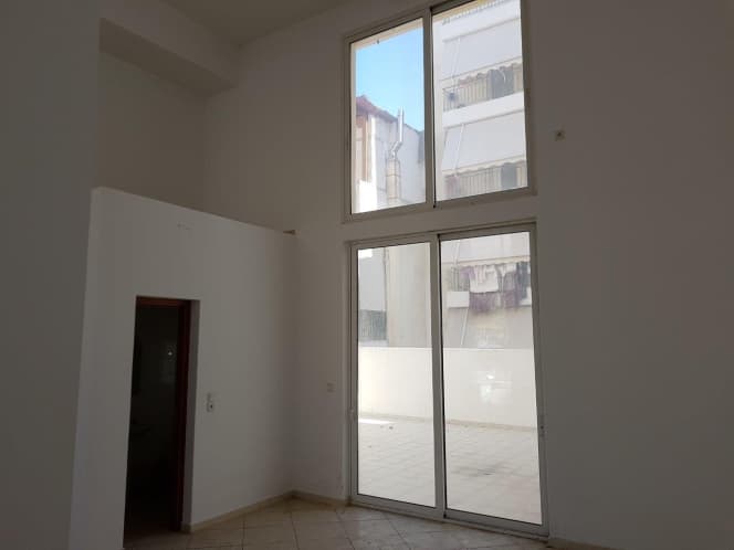 Κατάστημα στην Άγιος Γεώργιος, Νίκαια — Φωτογραφία 1 από 4