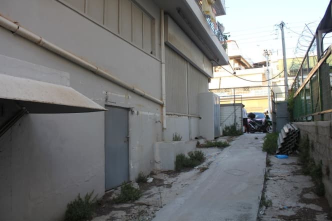 Retail Store in Argyroupoli, Argyroupoli — Photo 3 of 3