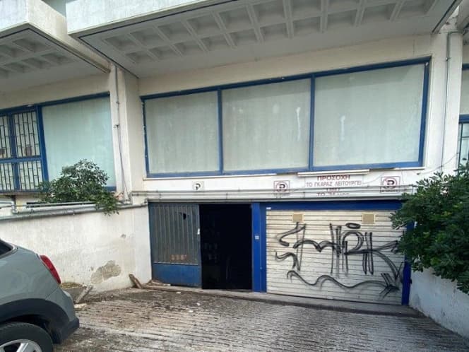 Retail Store in Lofos Kokkou, Galatsi — Photo 4 of 6
